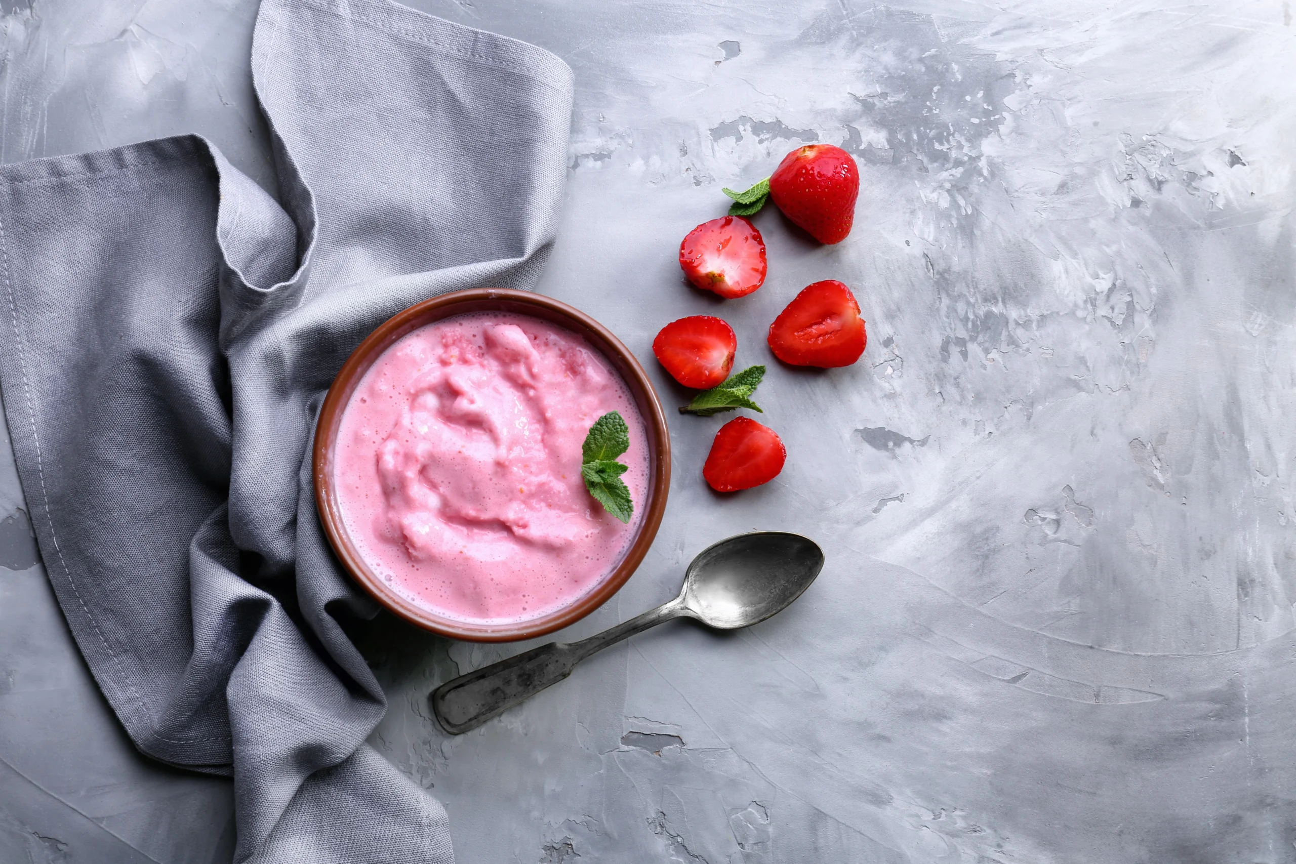 Homemade Strawberry Yogurt Ice Cream