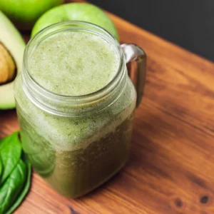 Green Smoothie with Avocado, Spinach & Apple