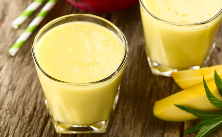Mango Banana Smoothie Recipe (Creamy, Healthy & Family-Friendly)